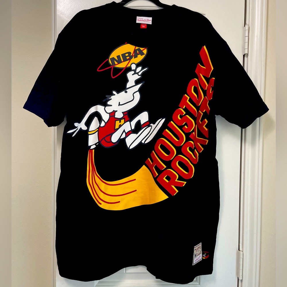 Men’s Mitchell & Ness hardwood classic Houston Rockets T-shirt